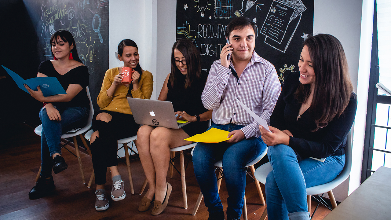 La técnica de los seis sombreros para trabajo en equipo